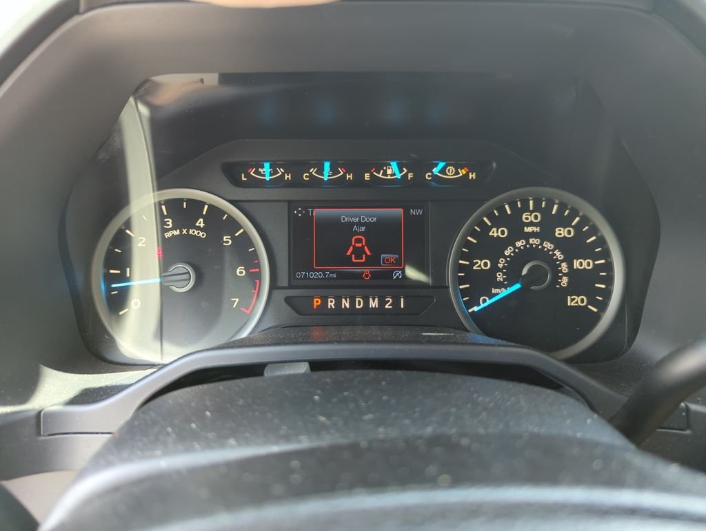 Used 2015 Red Ford XLT image 41