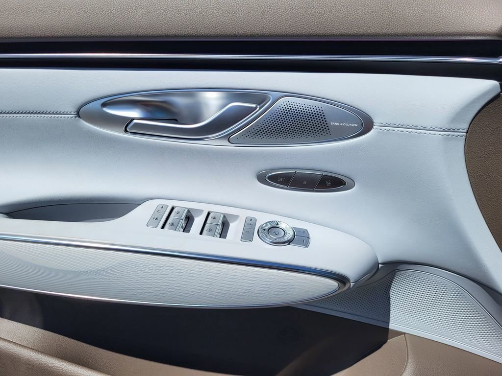 New 2026 Silver Genesis 2.5T ADVANCED image 8