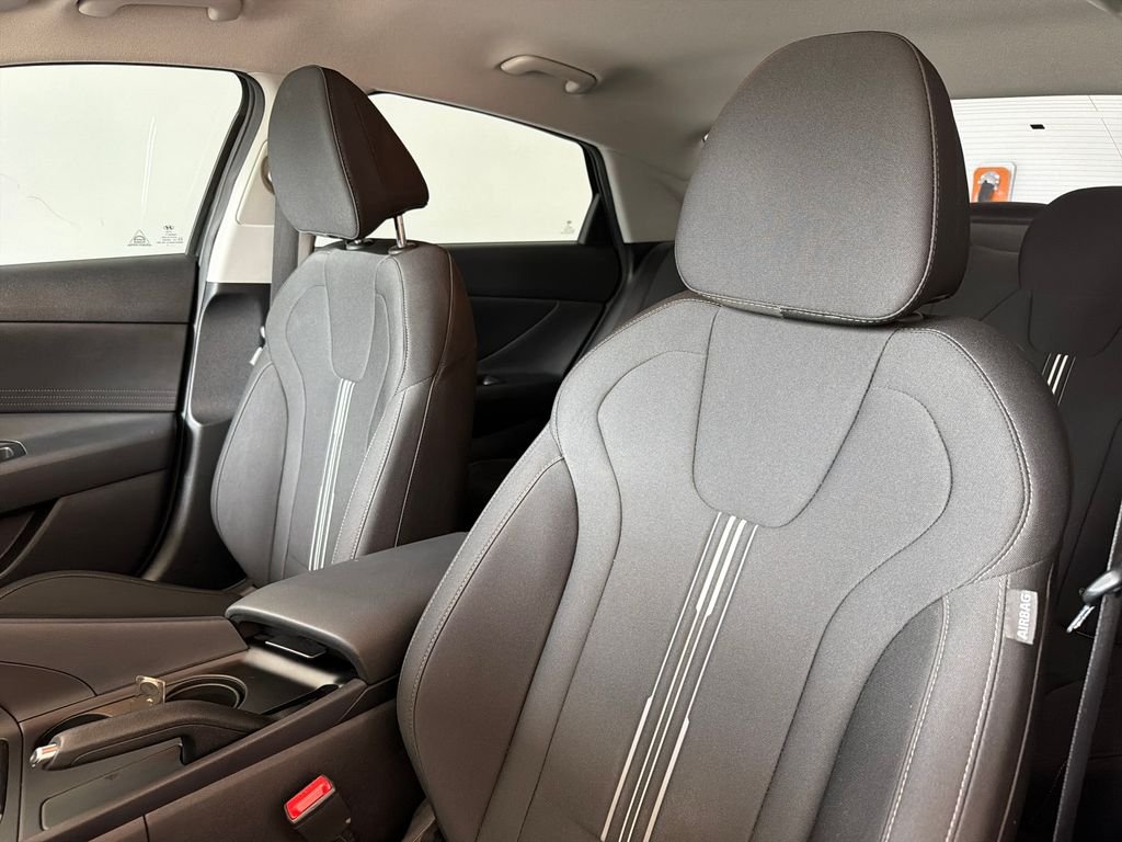 Used 2022 Black Hyundai SEL image 14