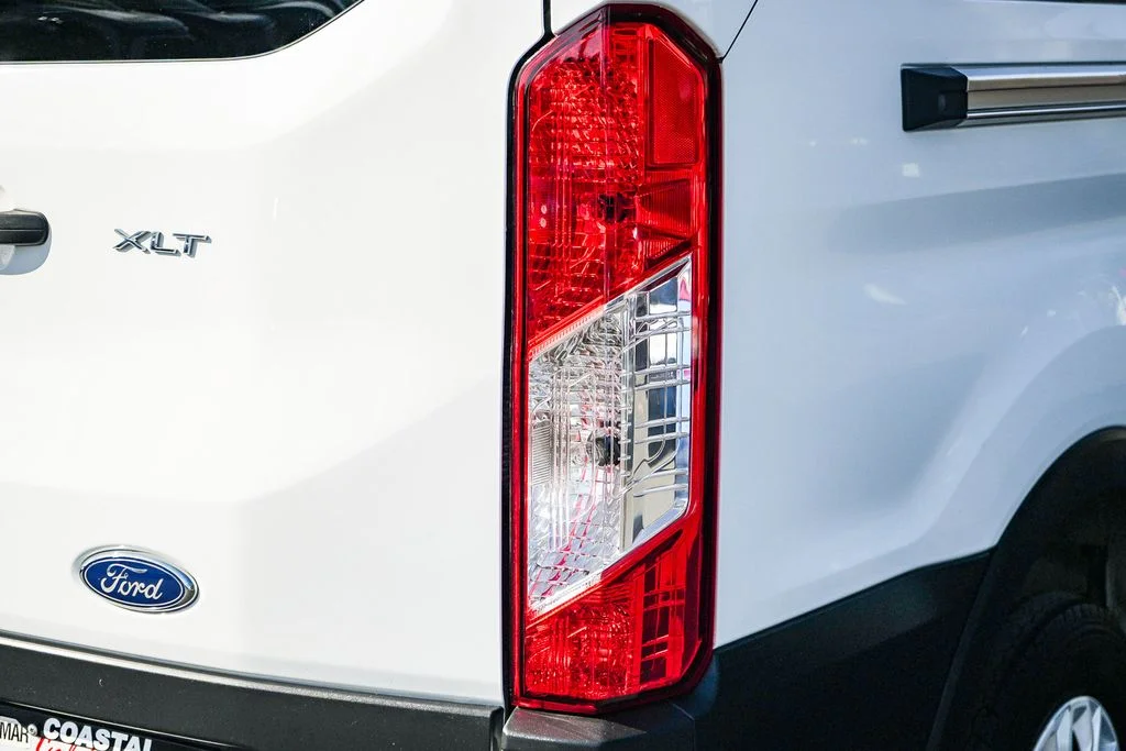 2023 Ford Transit Passenger Van XLT - Photo 7