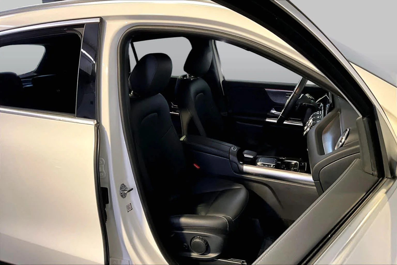 Certified Used 2022 Polar White Mercedes-Benz GLA 250 image 8