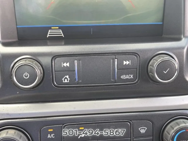 Used 2022 White Chevrolet LT image 23