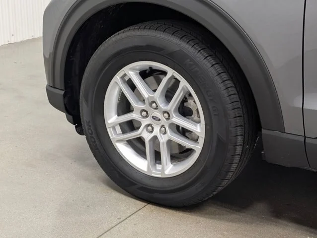 New 2026 Carbonized Gray Metallic Ford Active image 33