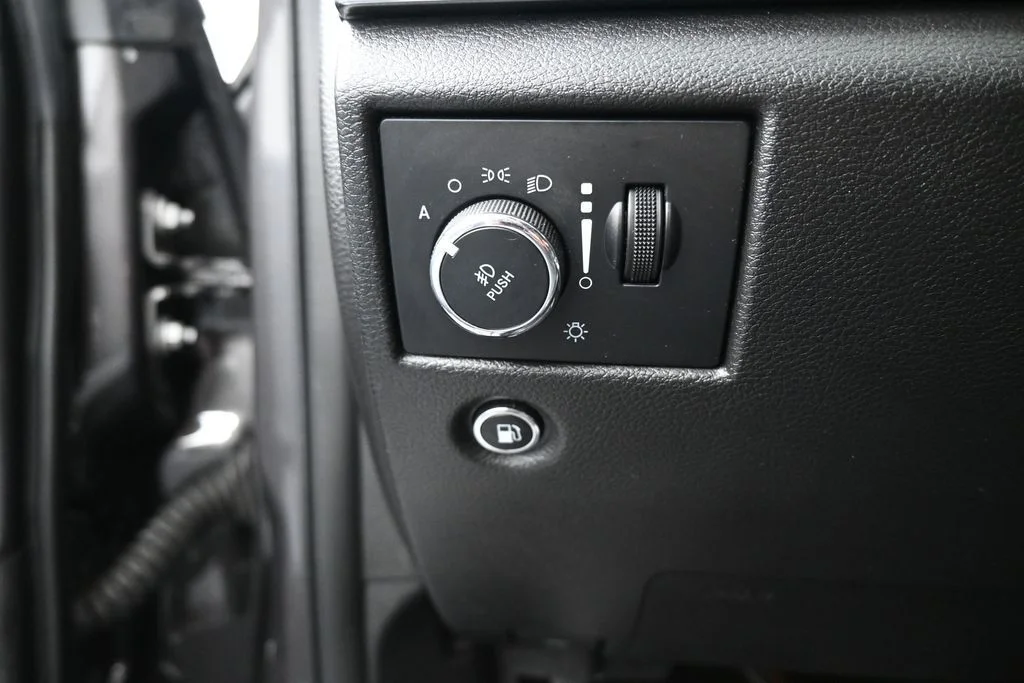 Used 2021 Granite Crystal Metallic Clearcoat Jeep Limited image 32