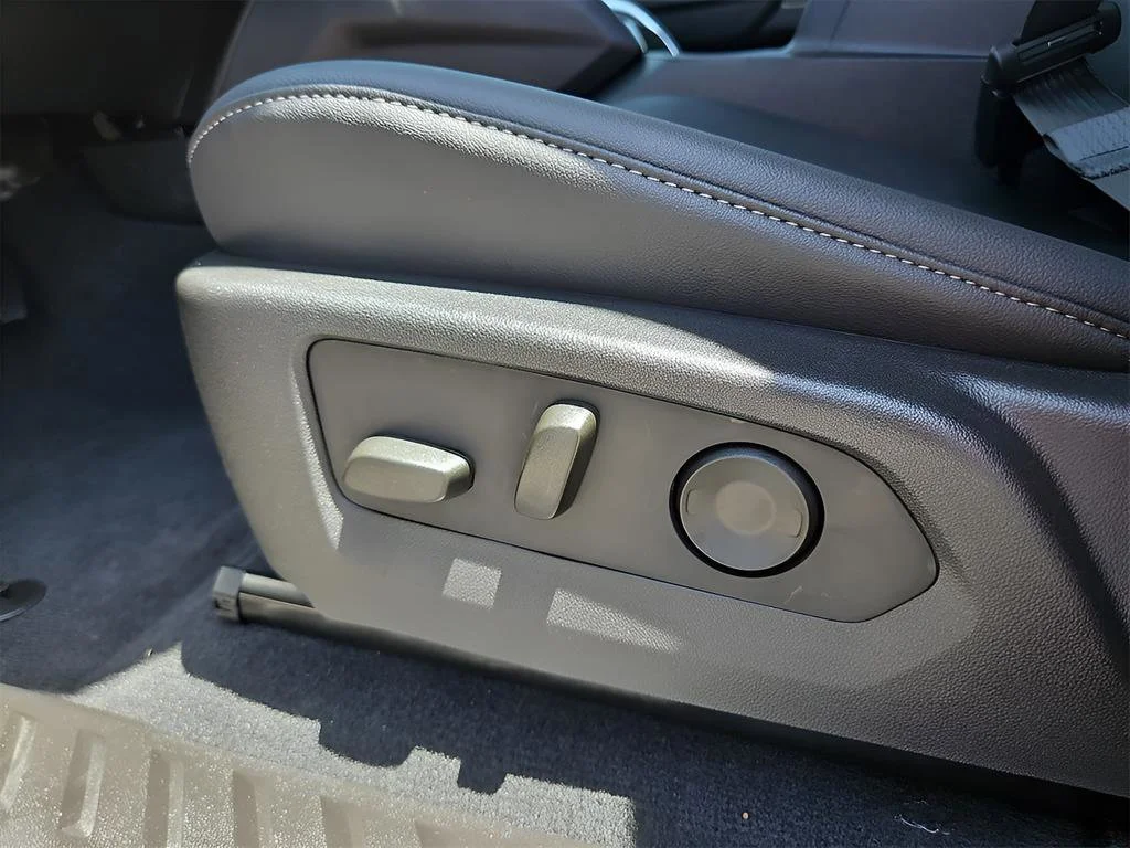 2026 Chevrolet Colorado LT - Photo 21