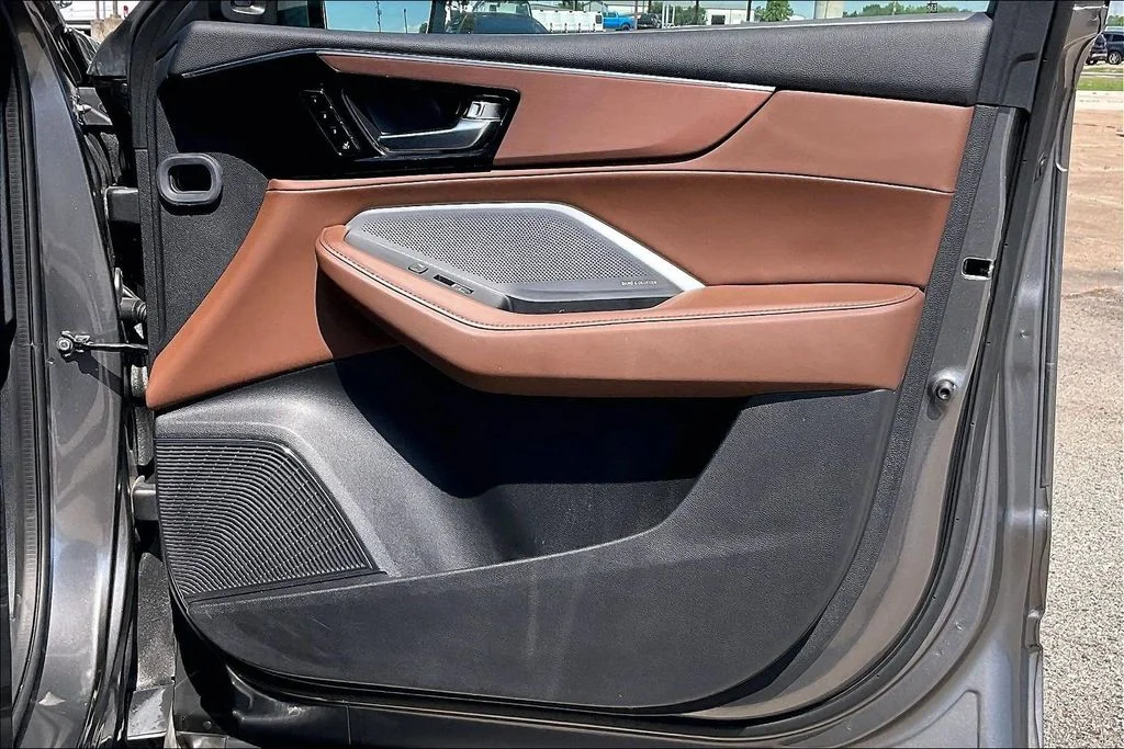 Used 2025  Acura Technology Package image 29