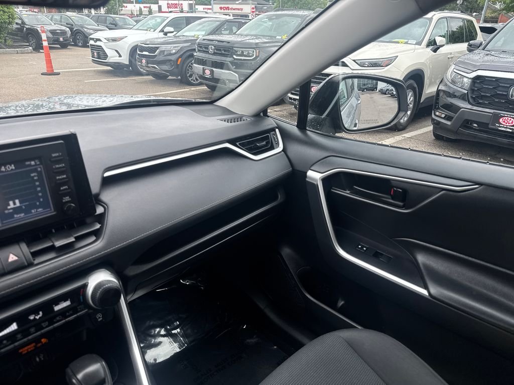 Used 2019 Silver Toyota LE image 26