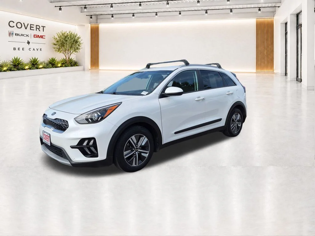 Used 2020 White Kia LXS image 4