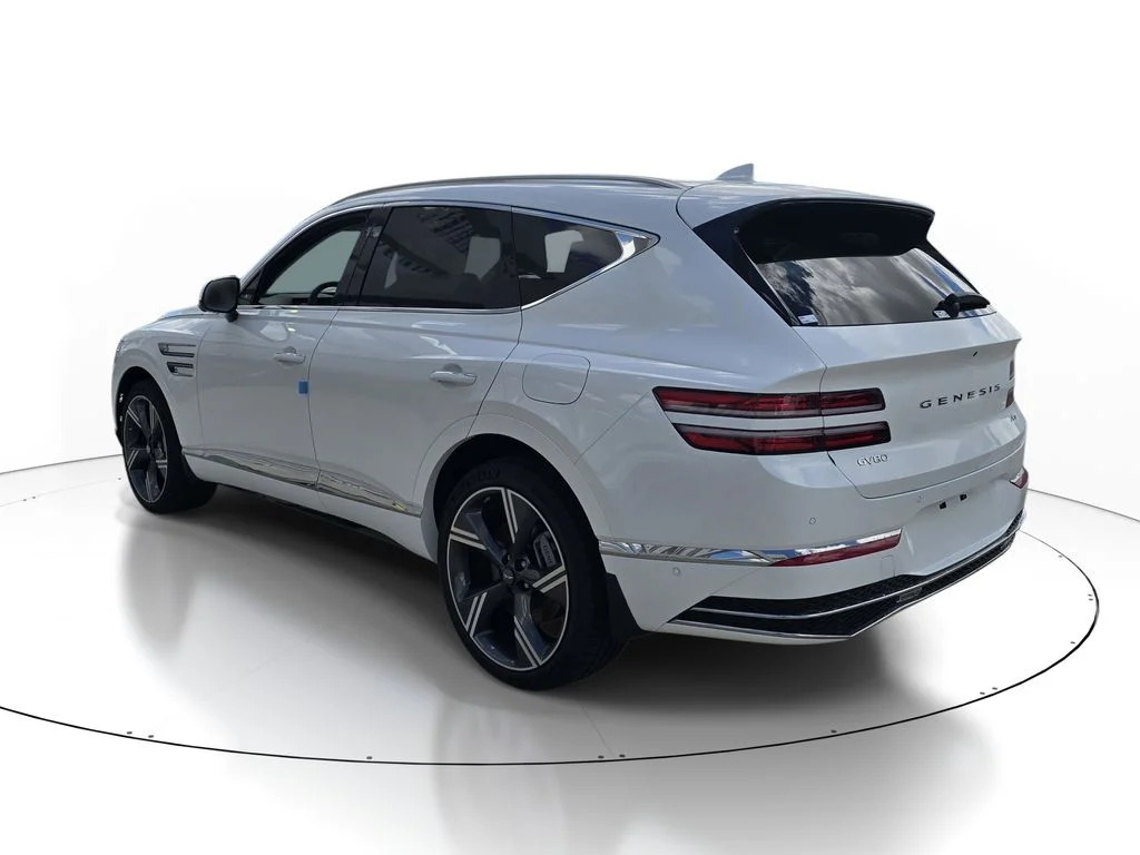 New 2026 White Genesis 2.5T Prestige image 4