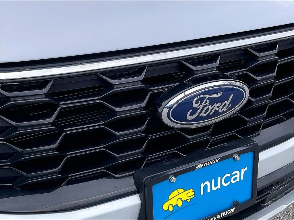 Used 2025 Silver Metallic Ford ST-Line Select image 27
