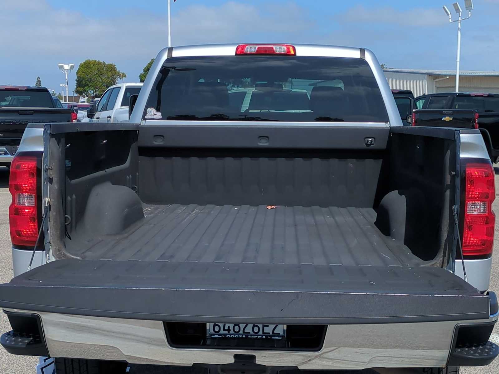Used 2016 SILVER ICE METALLIC Chevrolet LT image 25