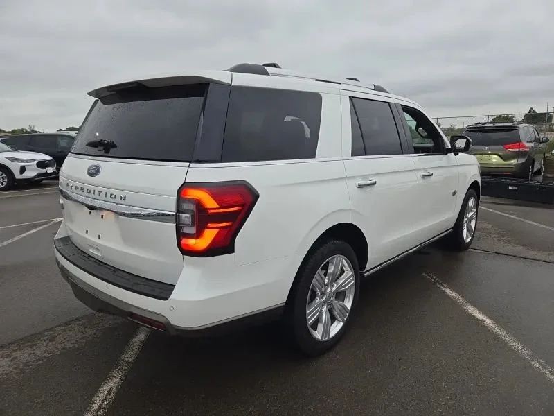 Used 2024 White Ford King Ranch image 3