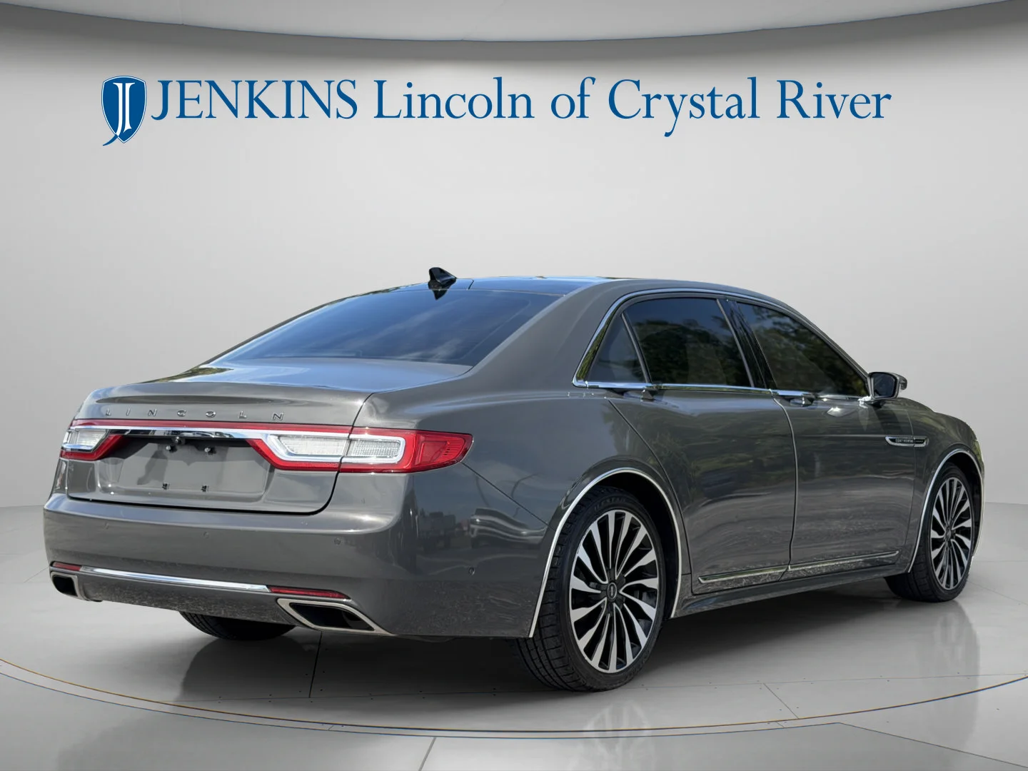 Used 2018 Magnetic Gray Metallic Lincoln Black Label image 3