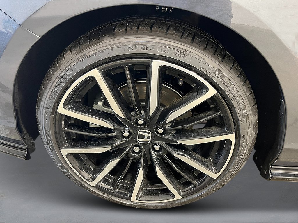 New 2026 Meteorite Gray Metallic Honda Touring image 12