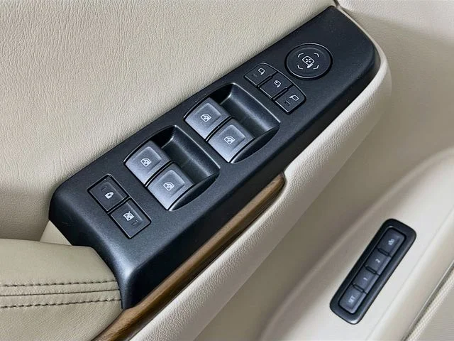Used 2020 Black GMC Denali image 9