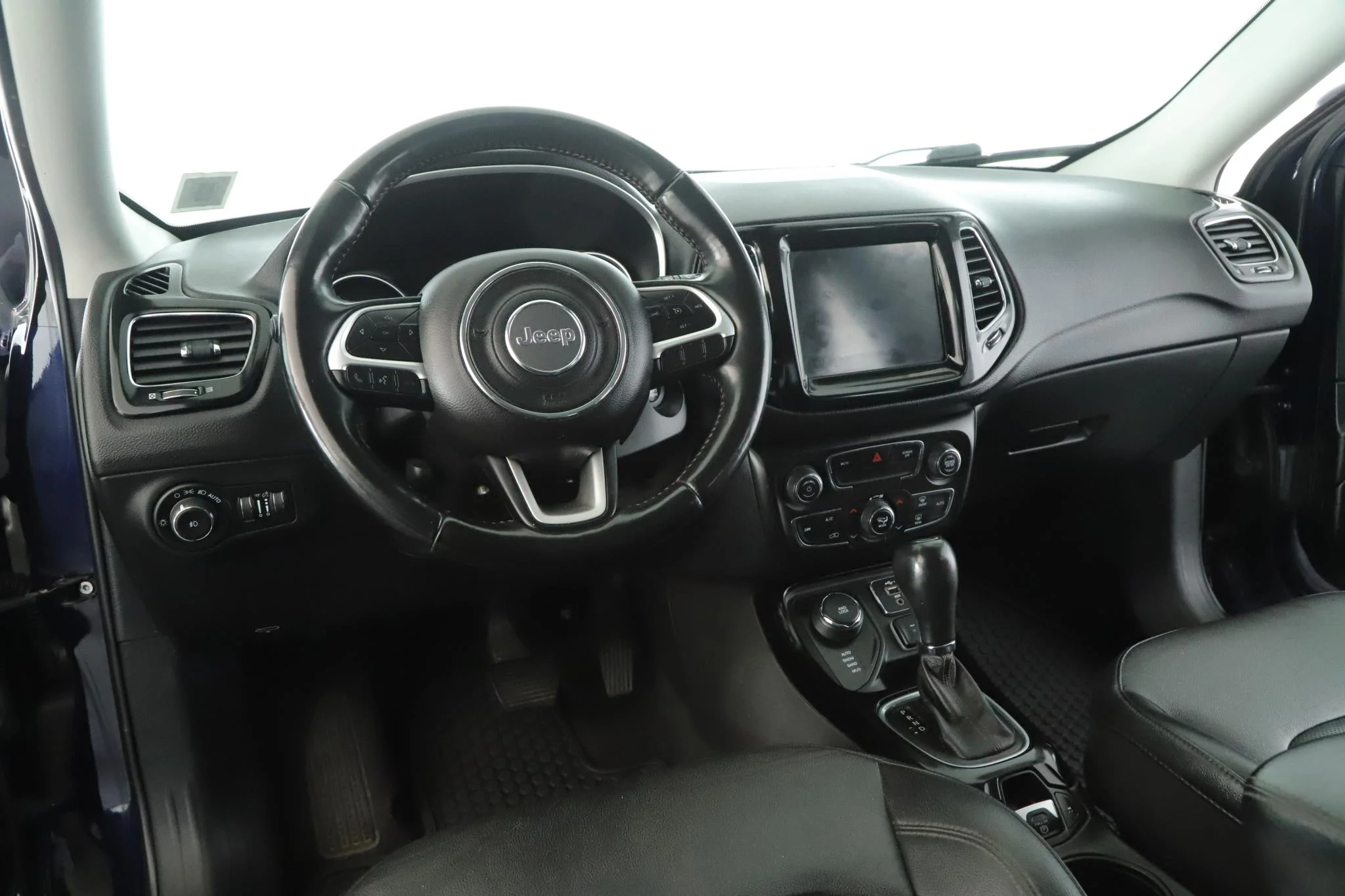 Used 2020 Jeep Compass Limited with VIN 3C4NJDCB3LT235510 for sale in Amityville, NY