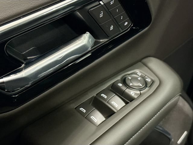 2026 Chevrolet Suburban LT - Photo 19