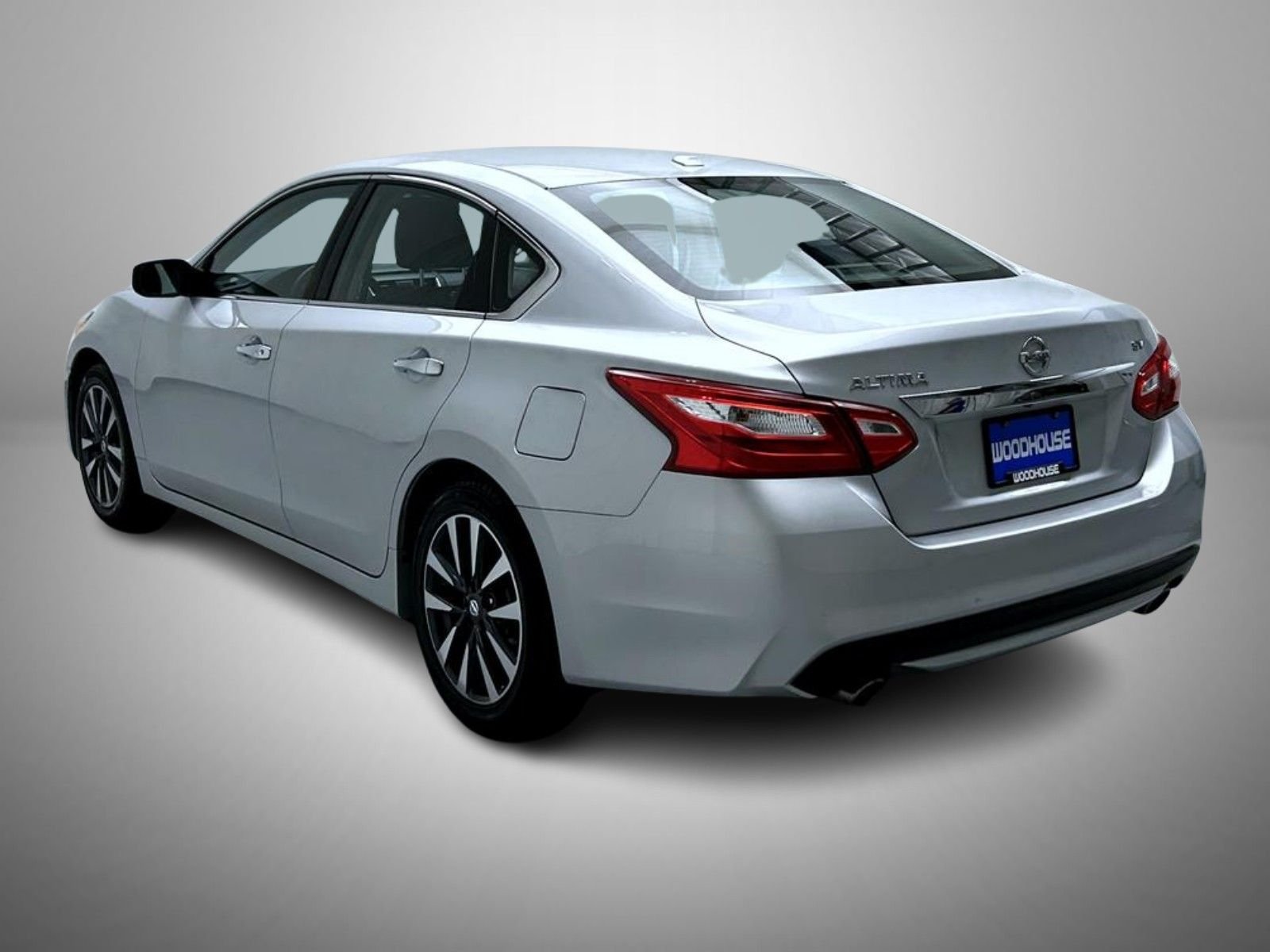 Used 2017 Silver Nissan 2.5 SV image 7