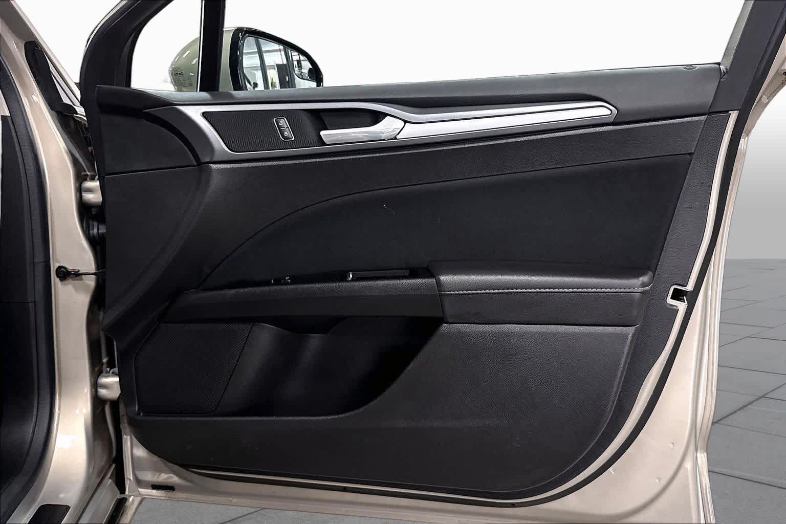 Used 2015 Tectonic Ford SE image 22