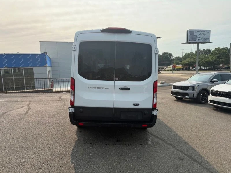 Used 2024 White Ford XL image 7