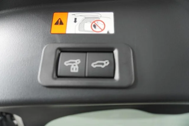 New 2026 CRYSTAL WHITE PEARL Subaru Premium image 27