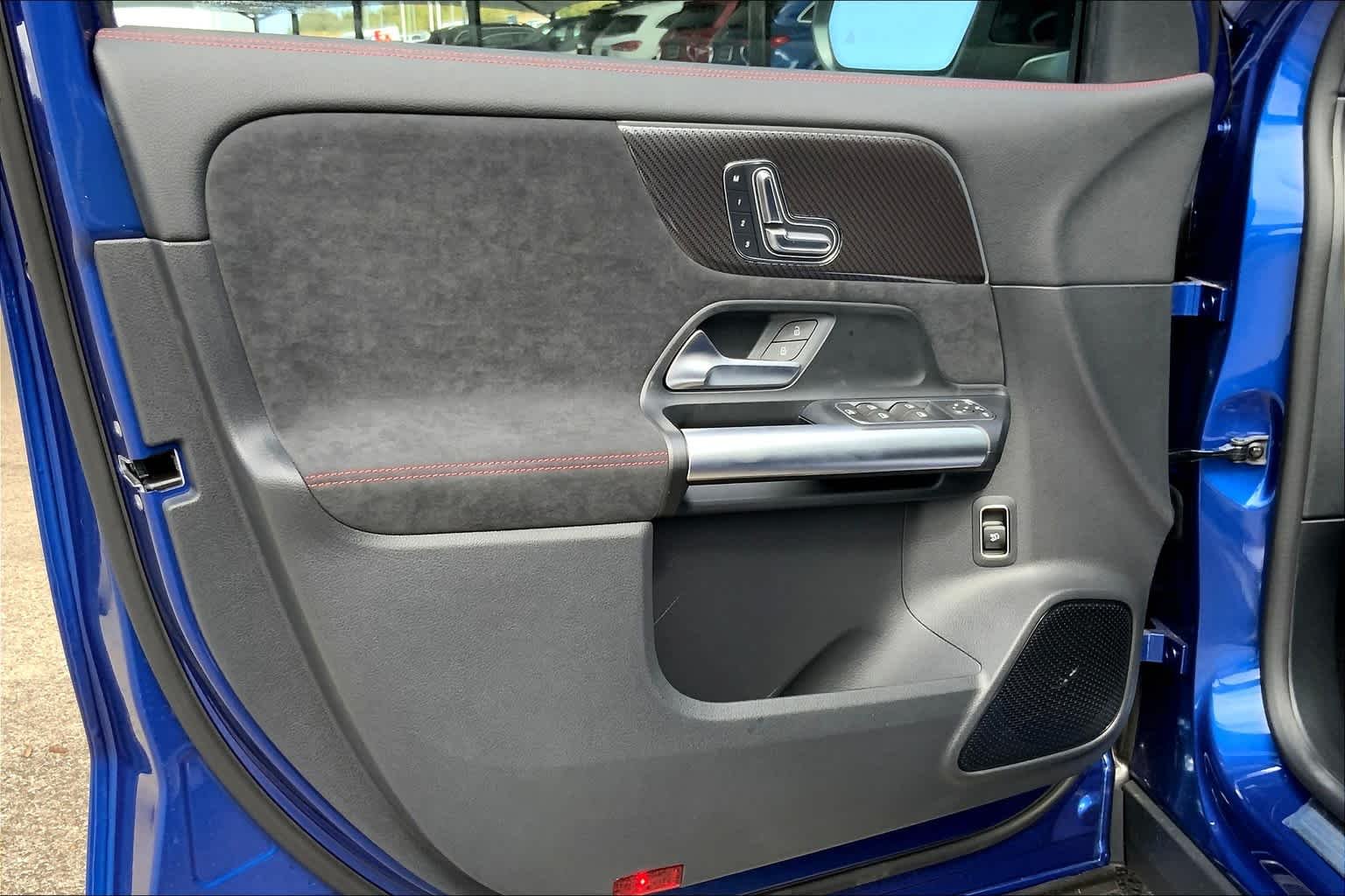 Used 2025 Starling Blue Metallic Mercedes-Benz GLA 250 image 15