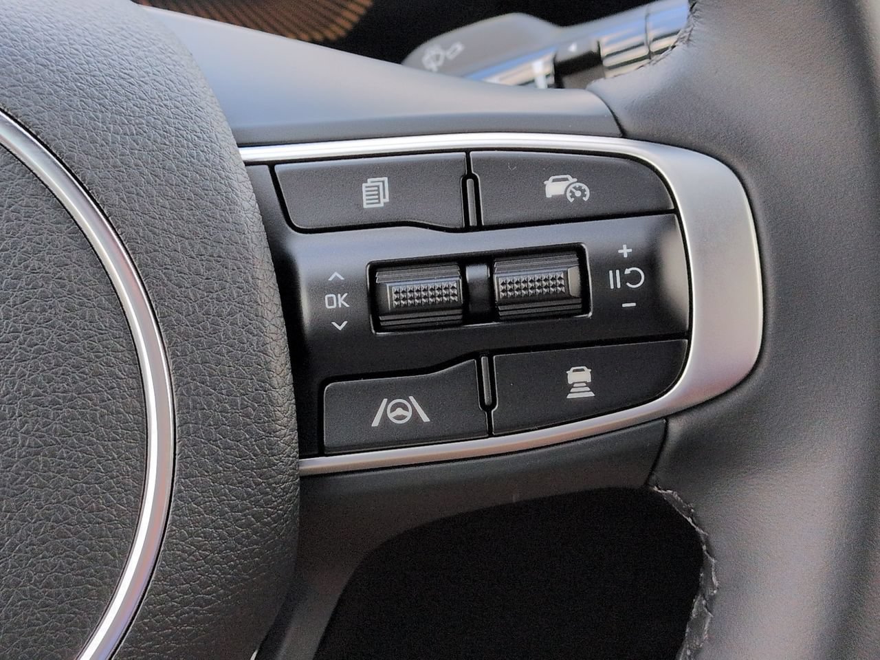 New 2027 Wolf Gray Kia GT-Line image 30