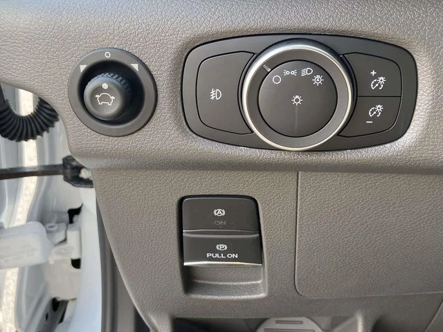 New 2025 Oxford White Ford AWD image 20