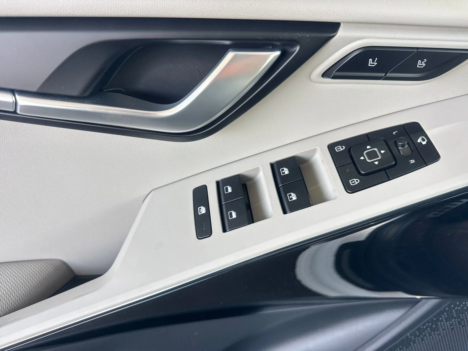 New 2026 White Kia Wave image 10