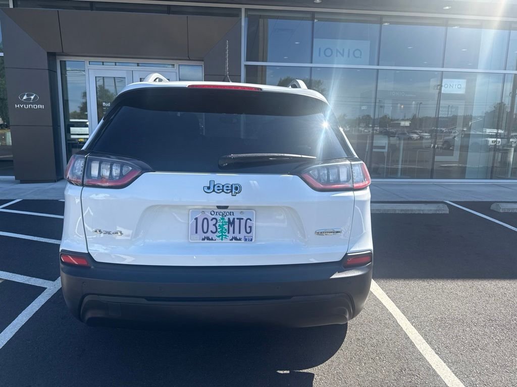 Used 2021 White Jeep Latitude Plus image 4
