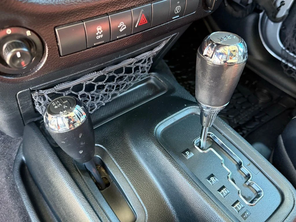 Used 2018 Silver Jeep Unlimited Sport image 28