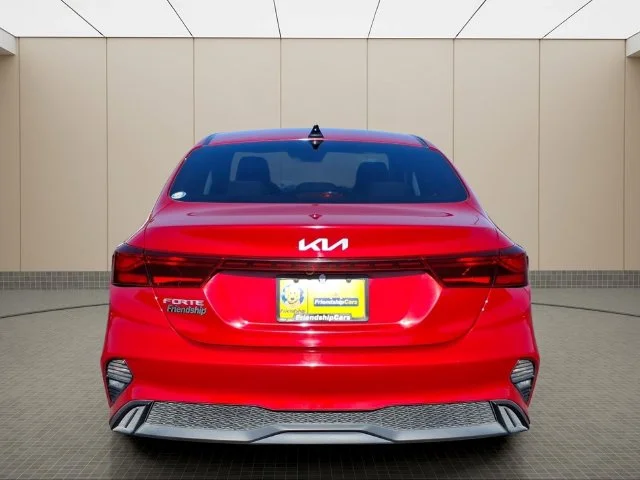 Used 2024 Red Kia LXS image 10
