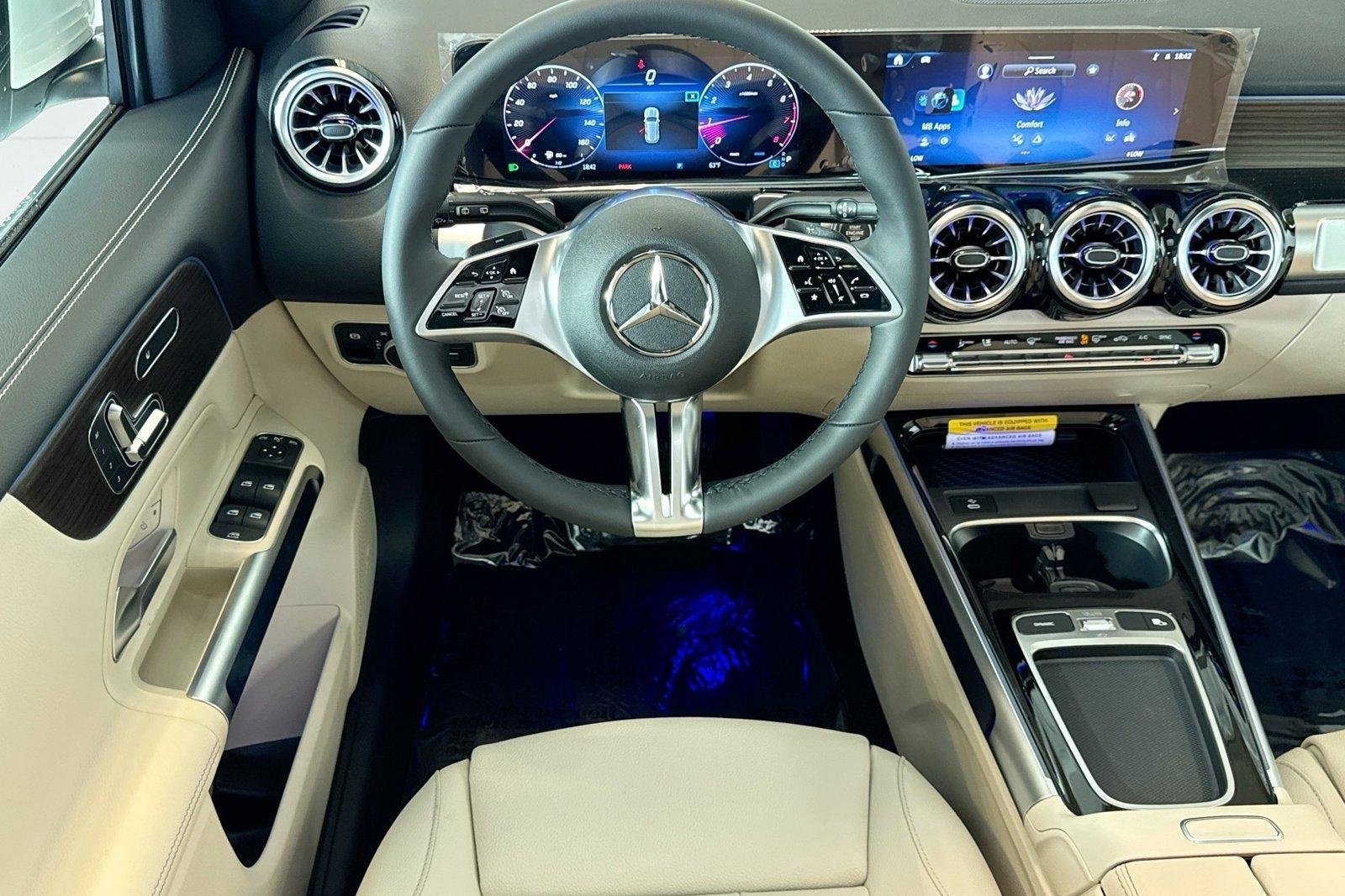 New 2026 Polar White Mercedes-Benz GLB 250 image 20