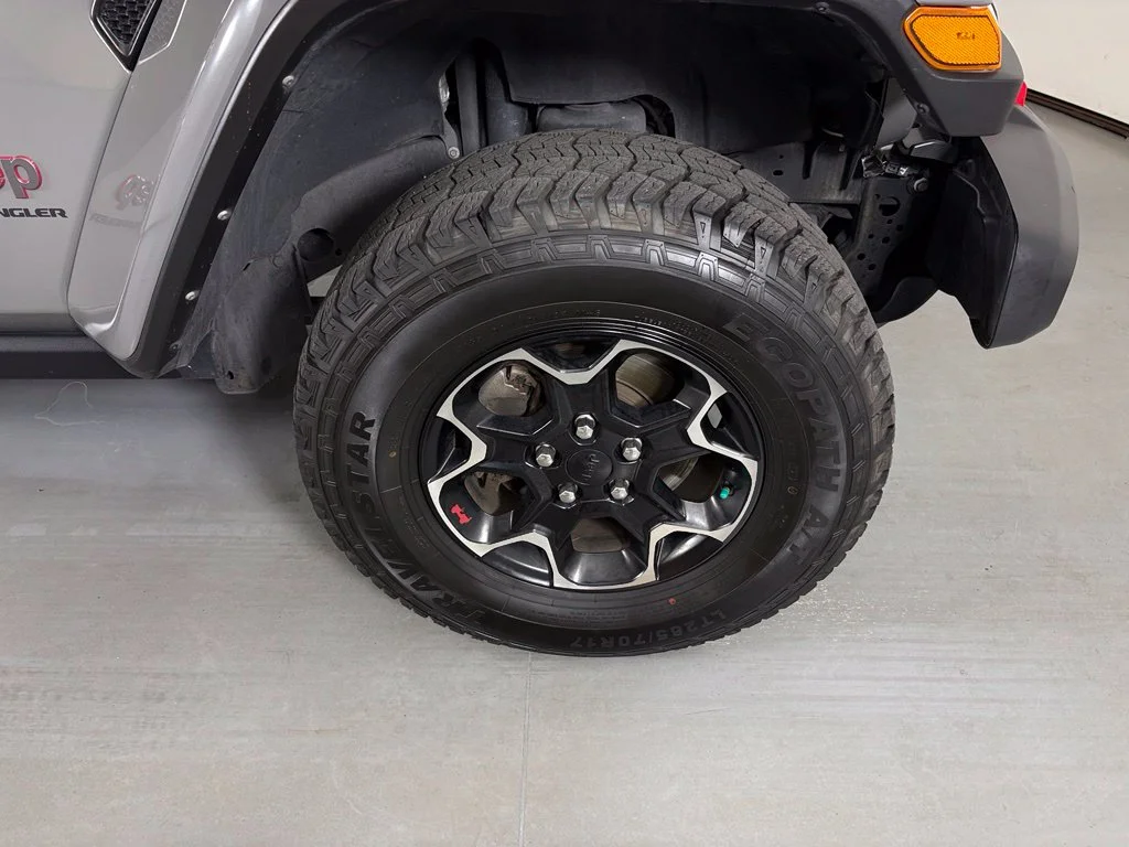 Used 2023 Gray Jeep Rubicon image 10