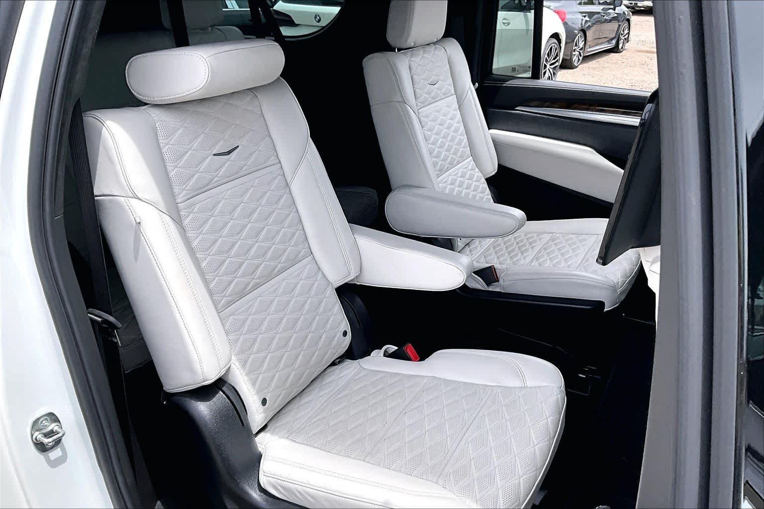 Used 2025 Crystal White Tricoat Cadillac 4WD Sport Platinum image 15