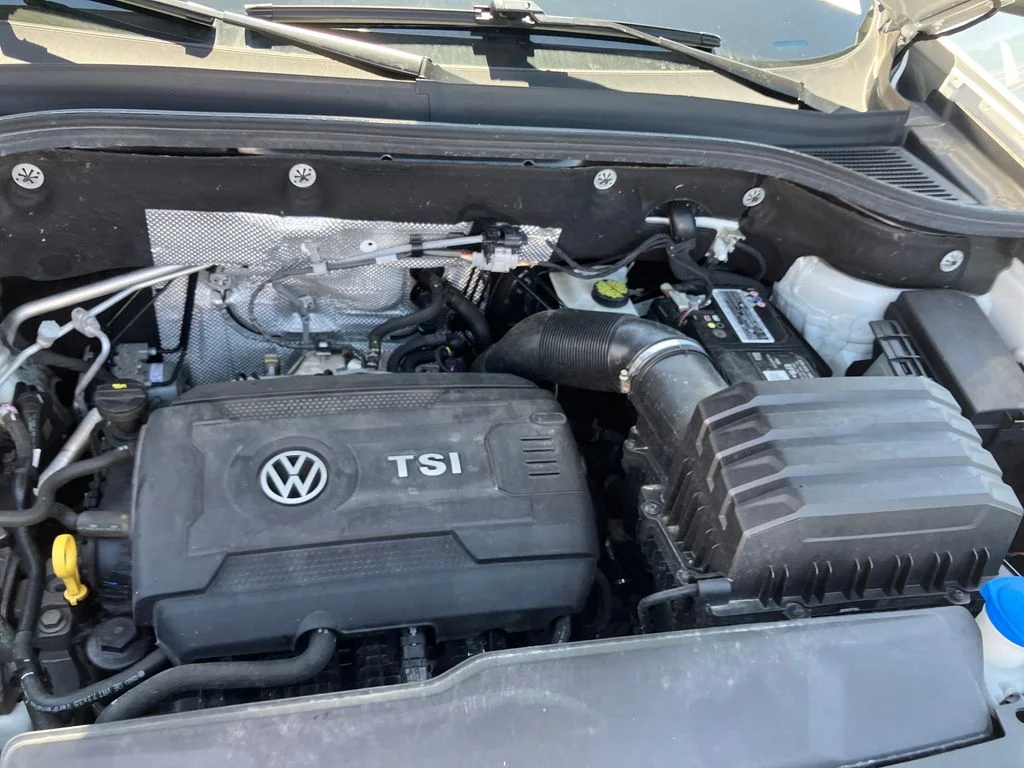 Used 2023 White Volkswagen 2.0T SE w/Technology image 25