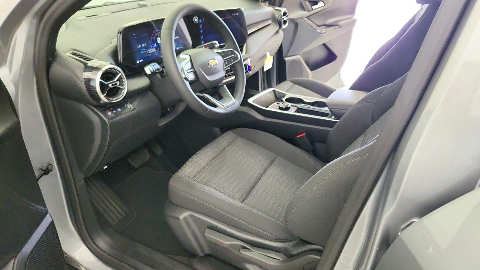 2027 Chevrolet Equinox LT - Photo 14
