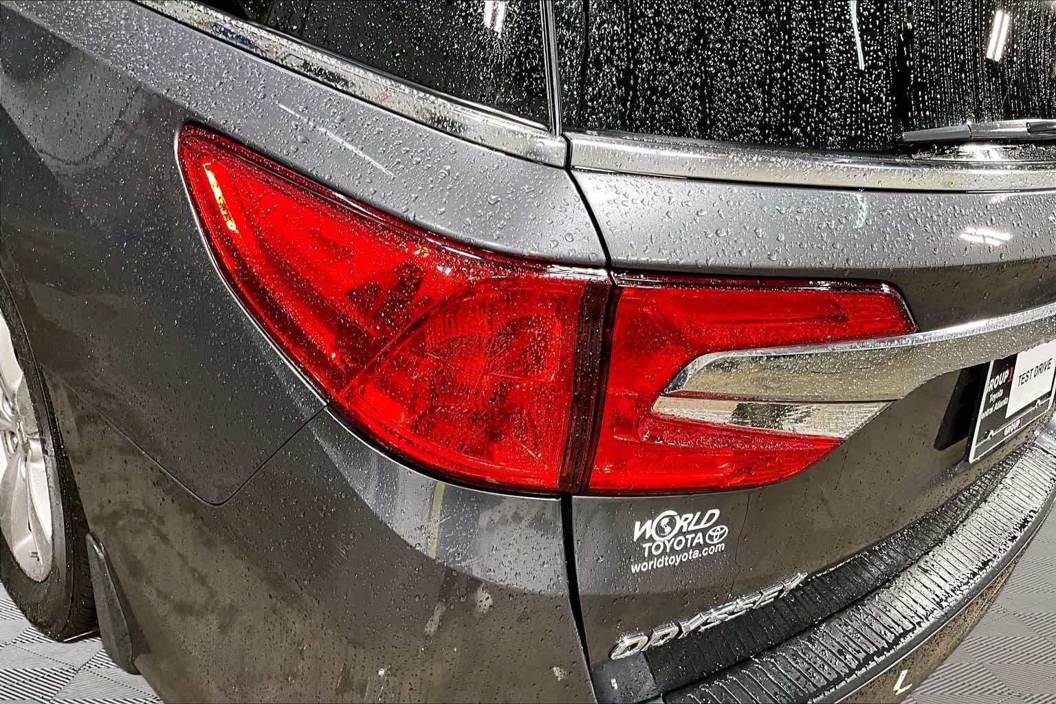 Used 2018 Modern Steel Metallic Honda EX-L image 28