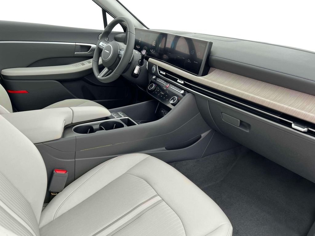 New 2025 White Hyundai SEL image 34