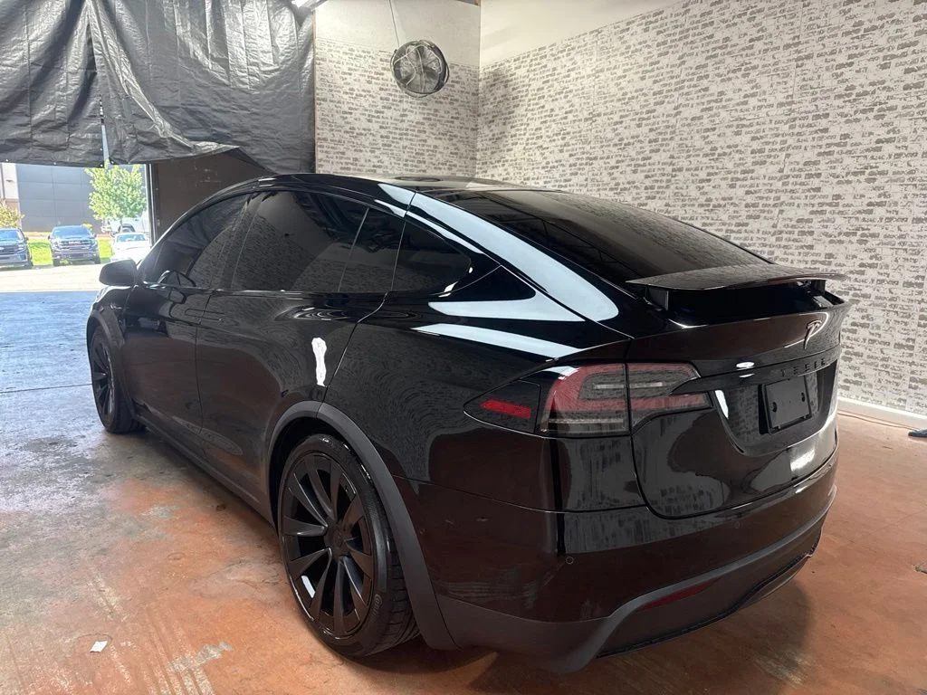 Used 2022 Solid Black Tesla Base image 5