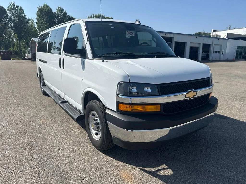 Used 2025 White Chevrolet LT image 7