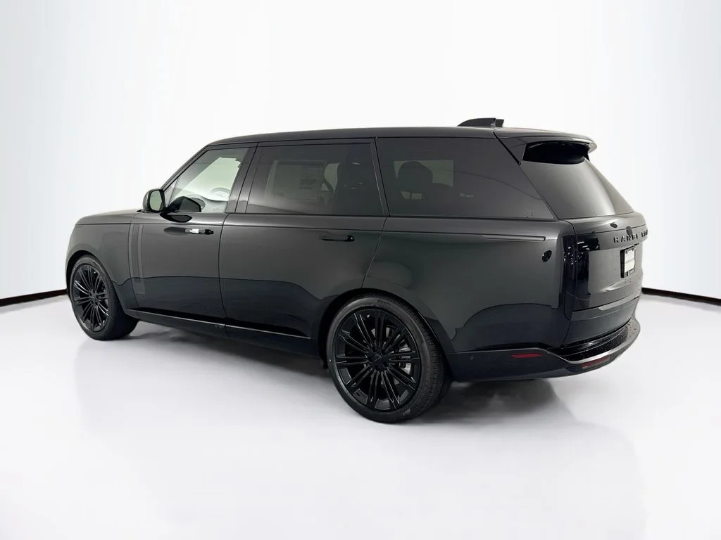New 2026 Santorini Black Land Rover SE image 7