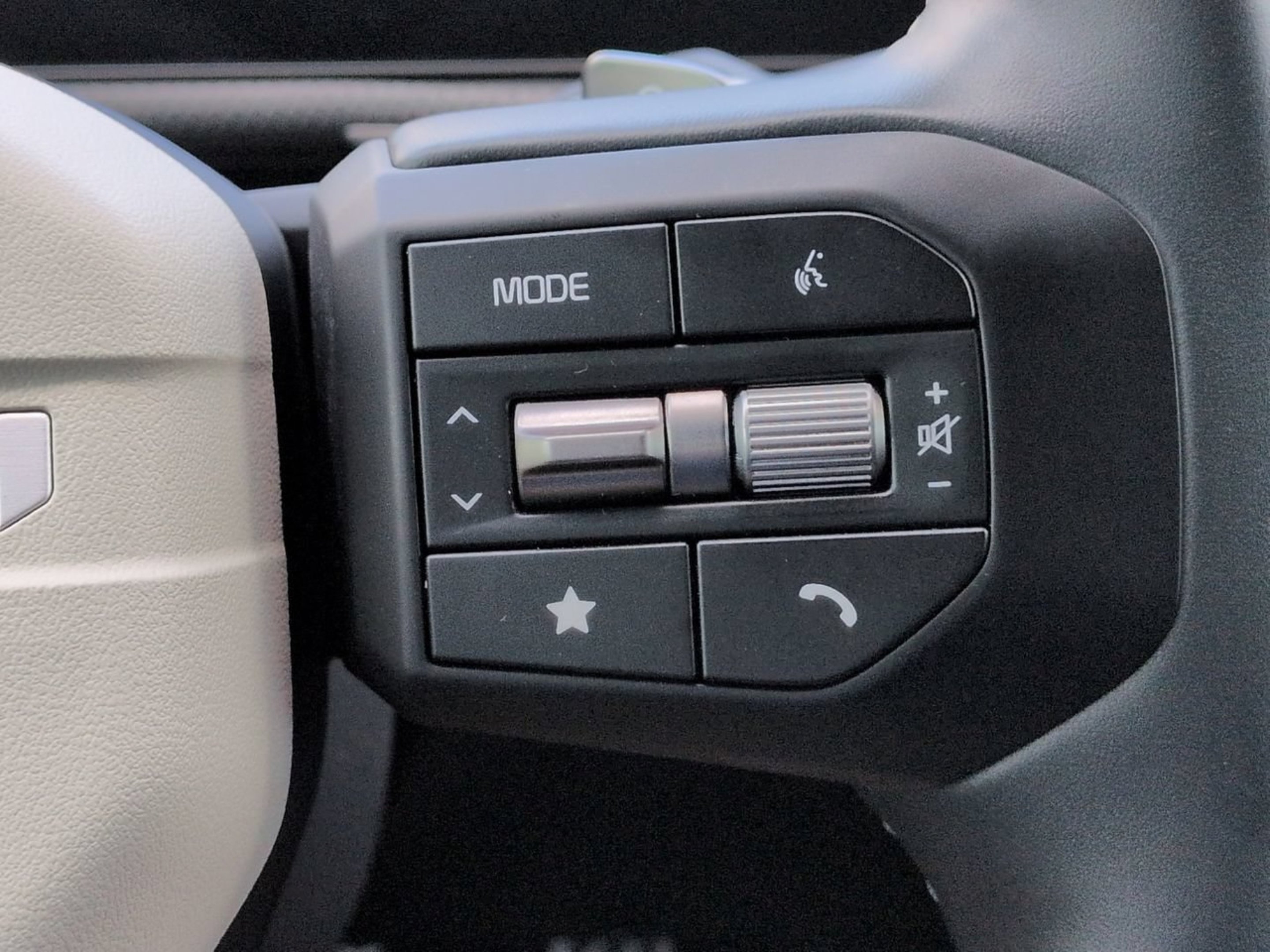 New 2026 Glacier White Pearl/Black Roof Kia GT-Line image 19