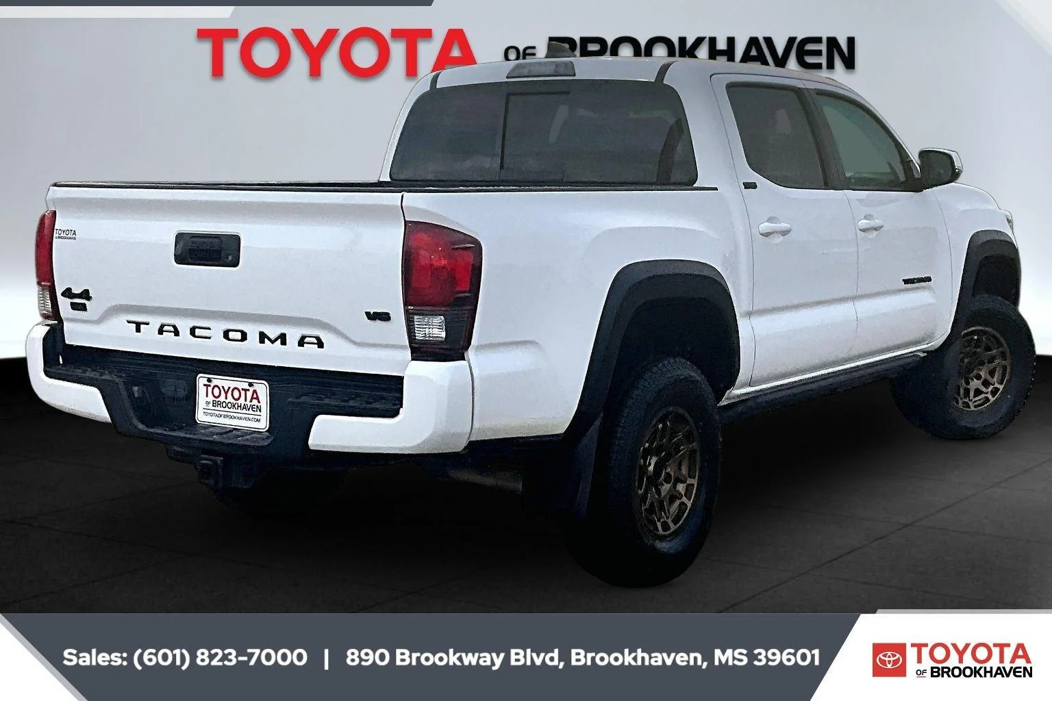 Used 2023 Ice Cap Toyota SR image 11
