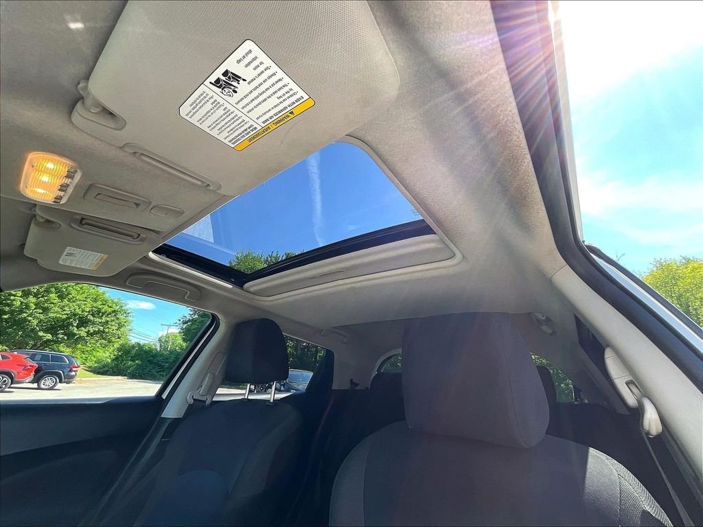 Used 2016 White Nissan SV image 7