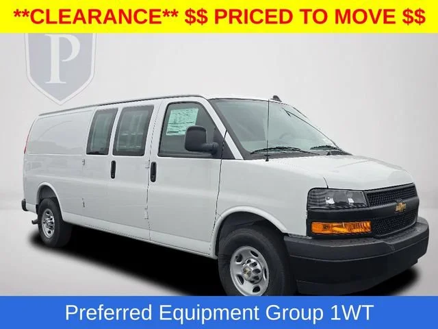 New 2025 Summit White Chevrolet WT image 2