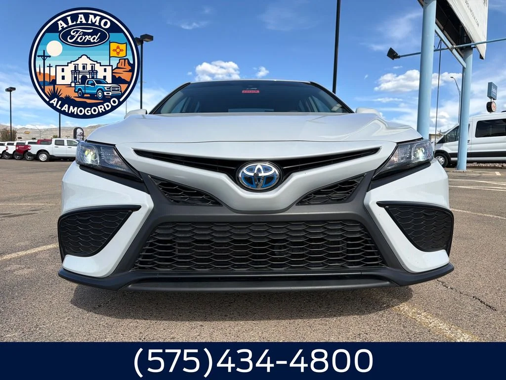 Used 2024 Ice Toyota SE image 8