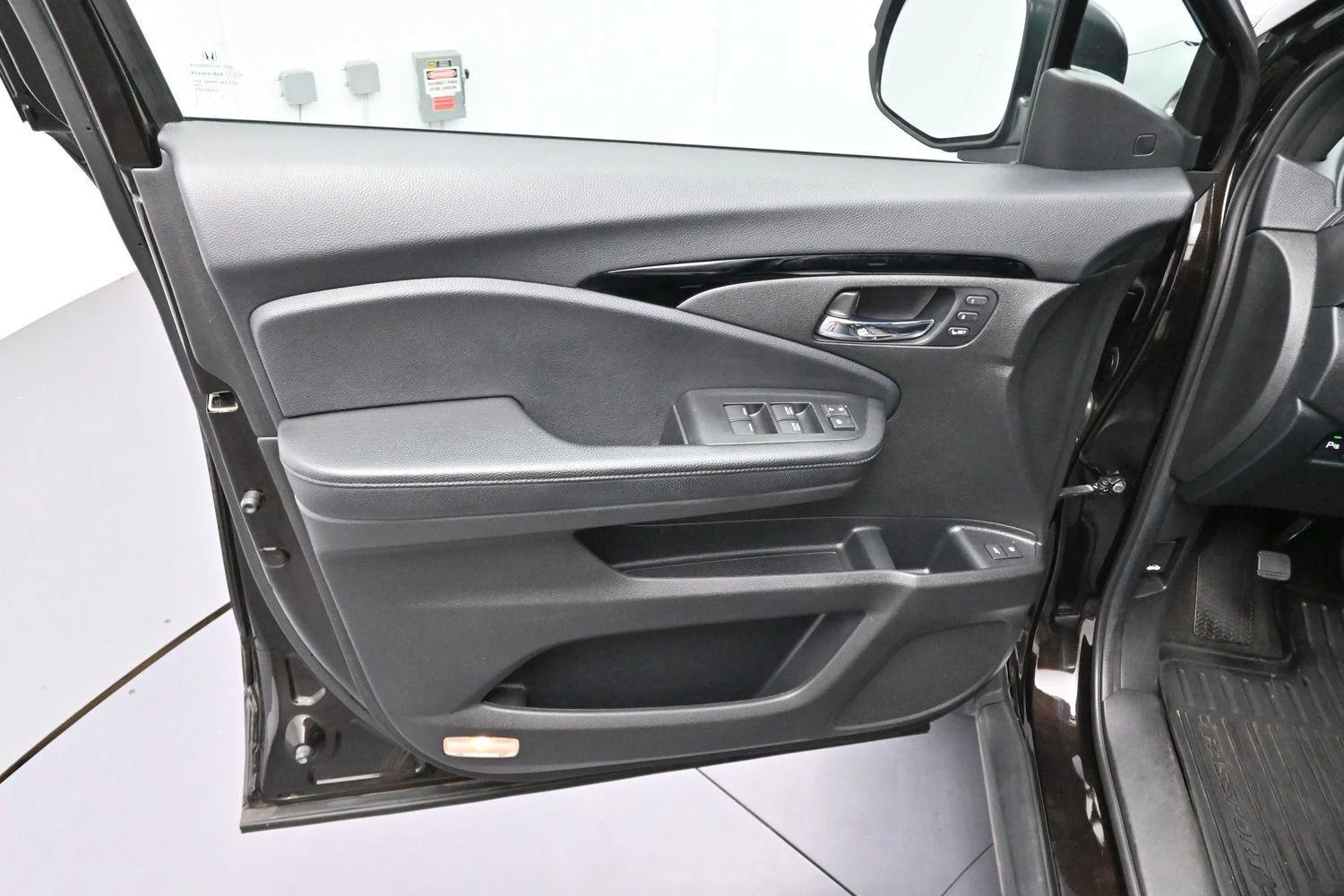 Used 2020 Black Copper Pearl Honda Touring image 9