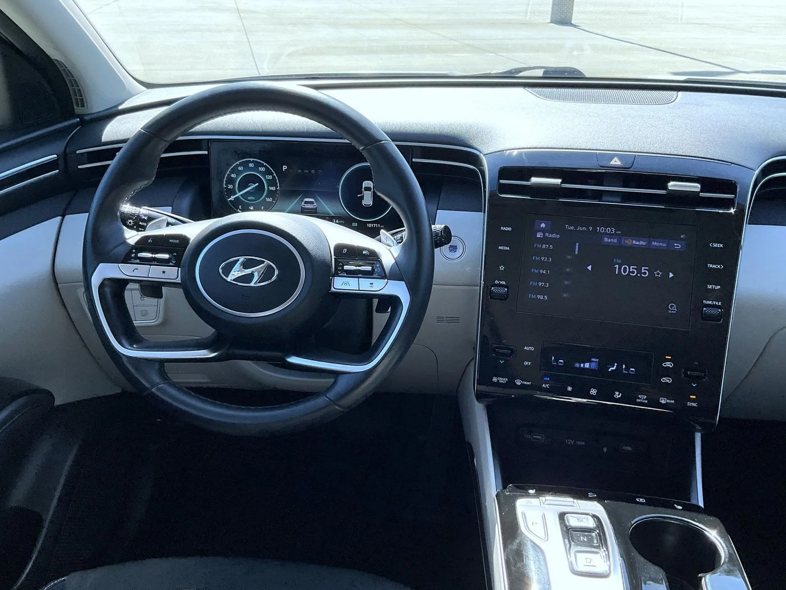 Used 2022 Silver Hyundai SEL Convenience image 14