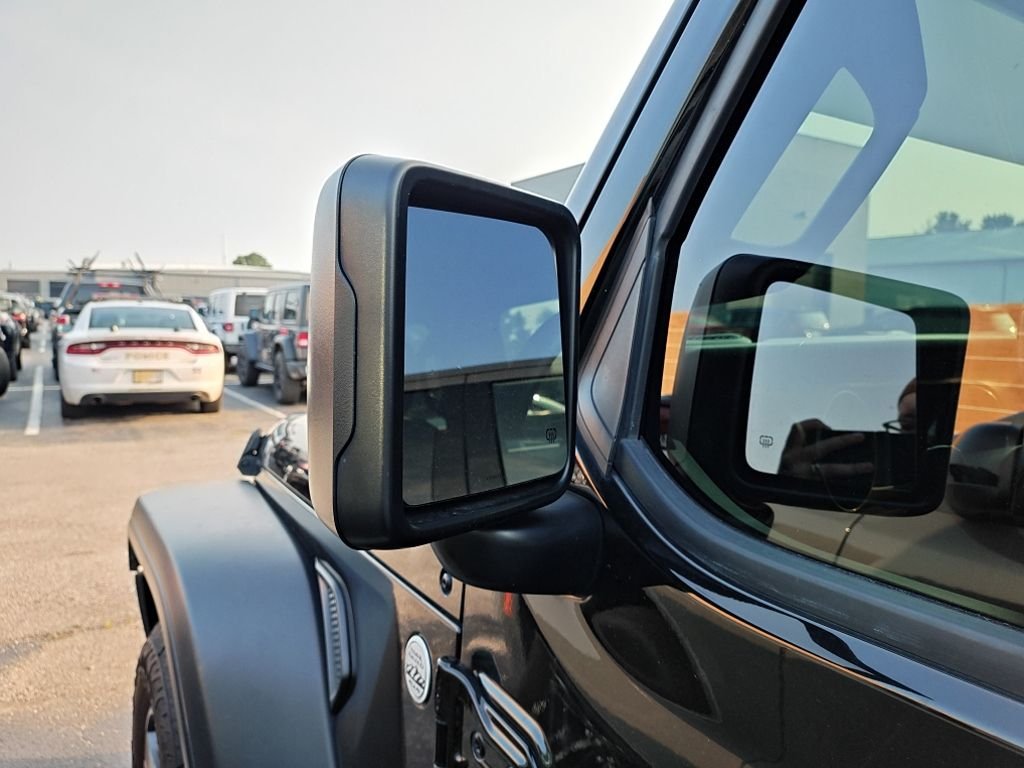 Used 2018 Black Jeep Unlimited Sport S image 4